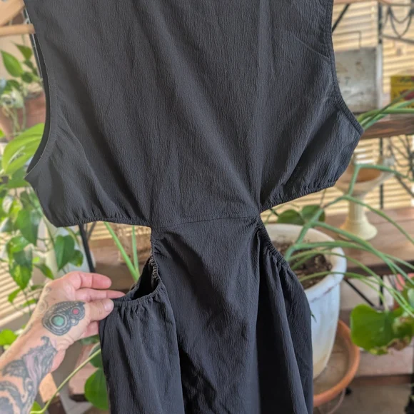 Cider Black Cut-Out Maxi Dress - Picture 7 of 13